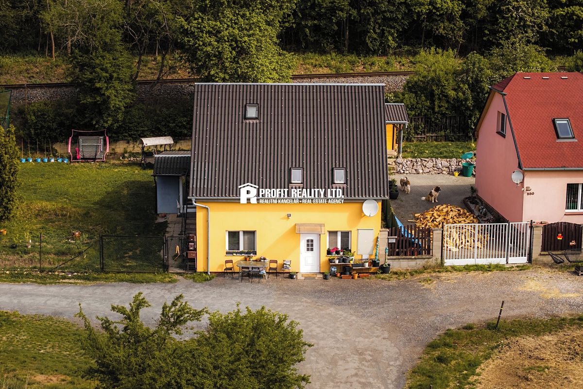 Prodej rodinného domu 164 m², pozemek 2727 m²